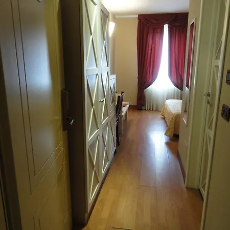 Hotel Vazzana 3*