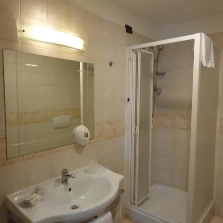 Vazzana Hotel